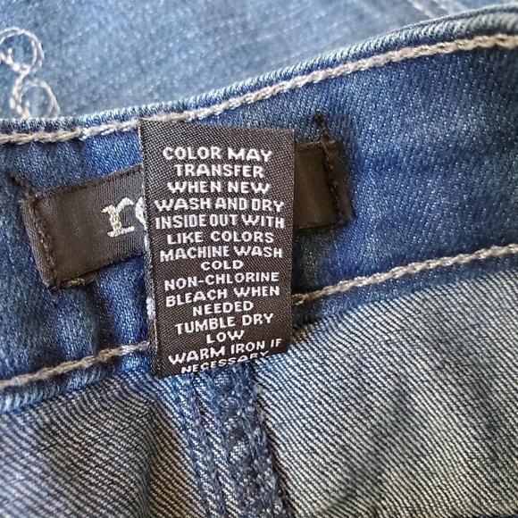 REFUGE Jean Shorts in Women's size 4 - Picture 4 of 5
